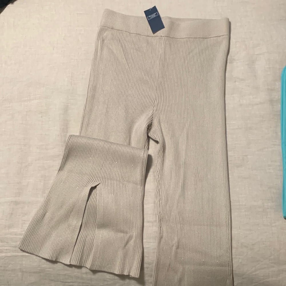 Abercrombie / Small / brand new w tags /never worn